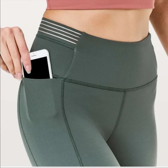 LULULEMON!! Find focus 7/8 25 size 6!! Deep Ivy - Picture 3 of 14